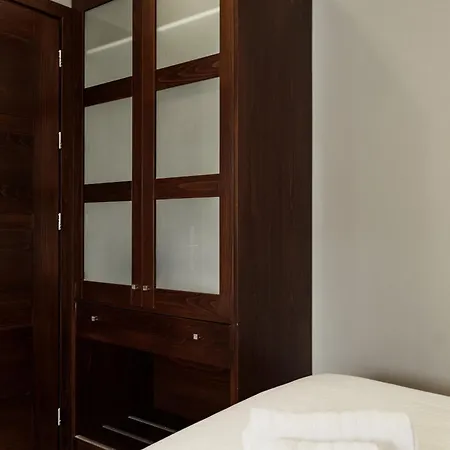 Nival Luxury 하니아