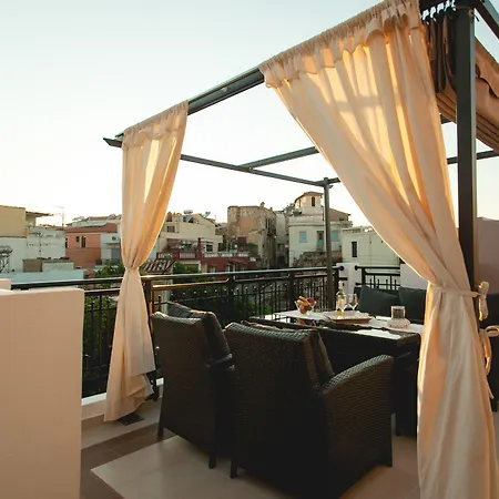 Nival Luxury アパート ハニア